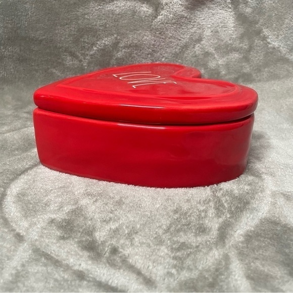 Rae Dunn “LOVE” Red Heart Shaped Jewelry or Trinket Box with White Love Letters - Picture 3 of 12